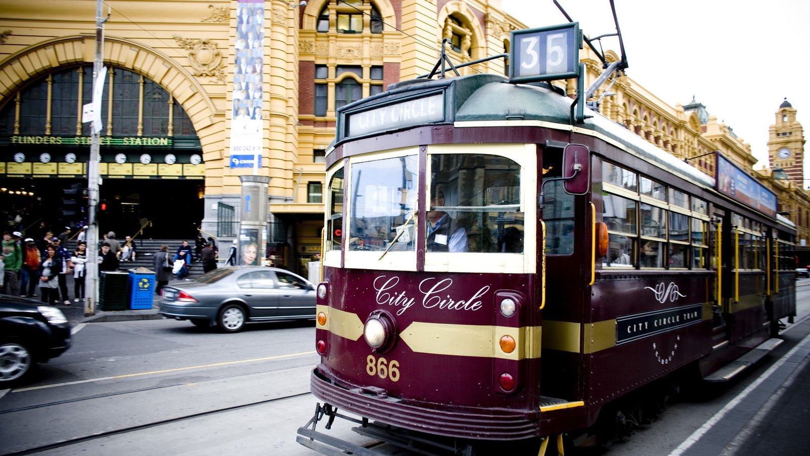 Mua nhà ở Melbourne: Khu Đông hay khu Tây?